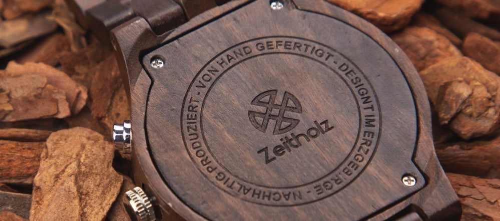 So wechseln Sie die Batterie Ihrer Zeitholz-Uhr