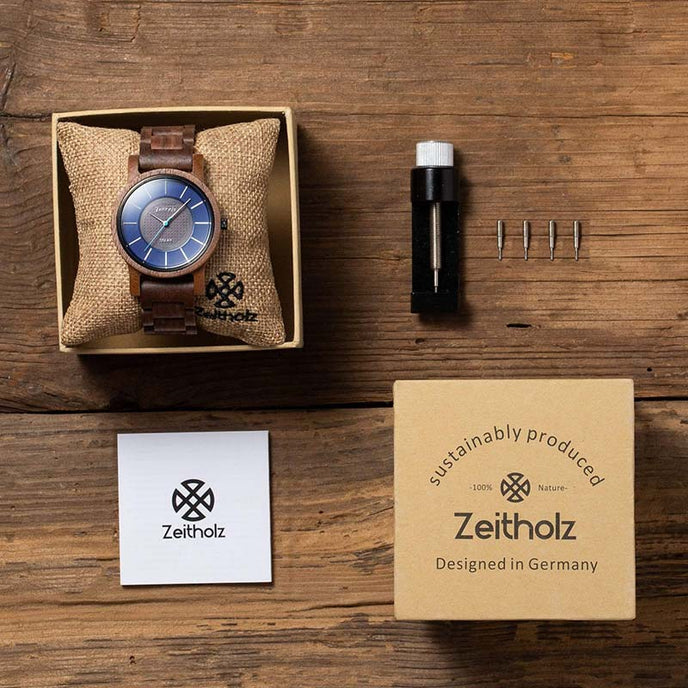 Solaruhr Sonnenberg Walnussholz 40mm package content.